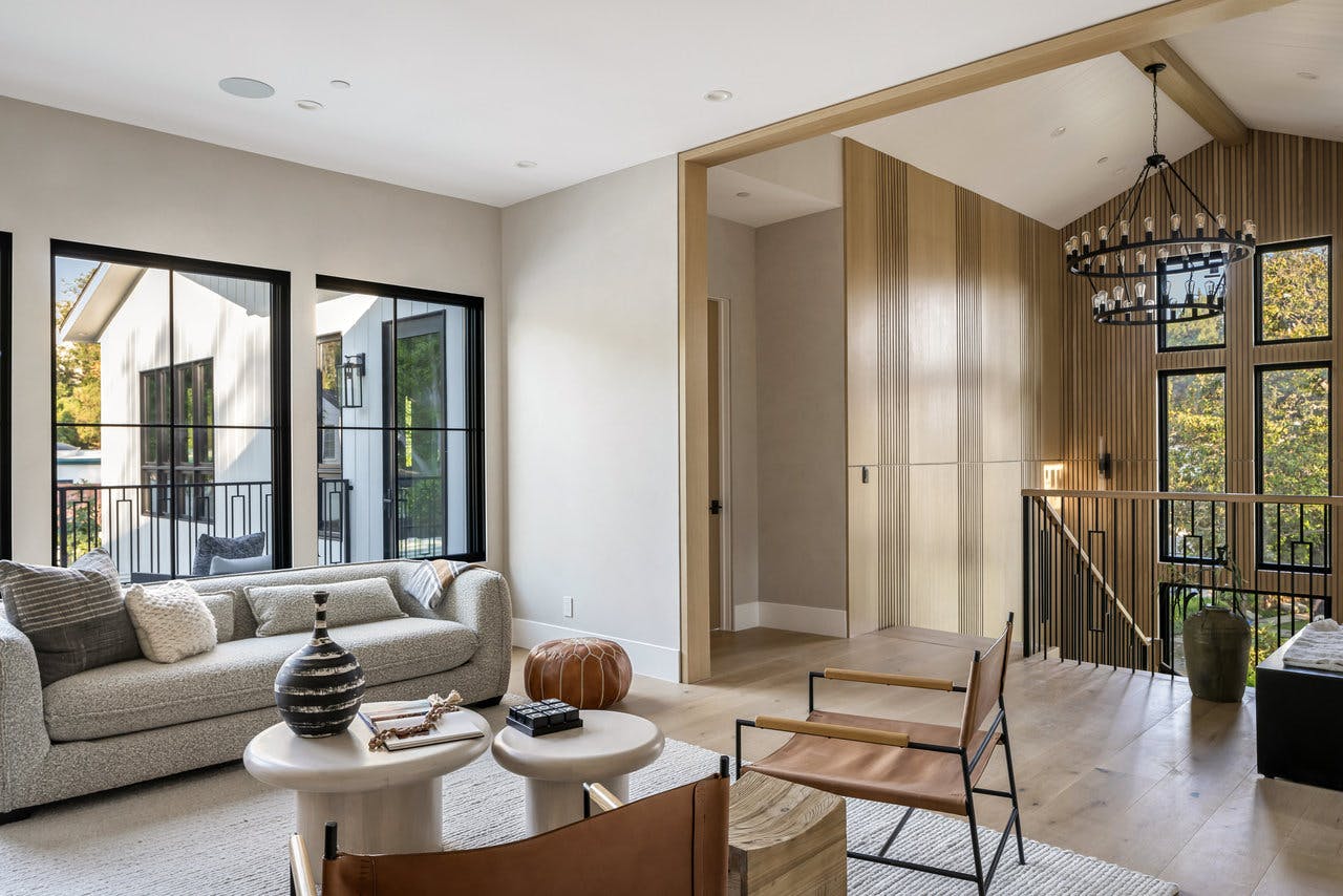 Meridith-Baer-Home-Home-Staging-California-Westwood-Hills-Modern-Upstairs-Loft